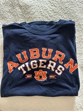 Woman’s Auburn Tigers Tshirt